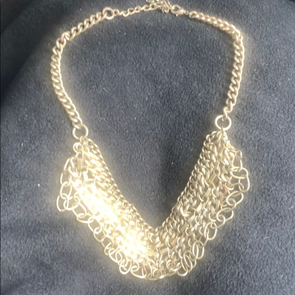 Gold necklace (1623)